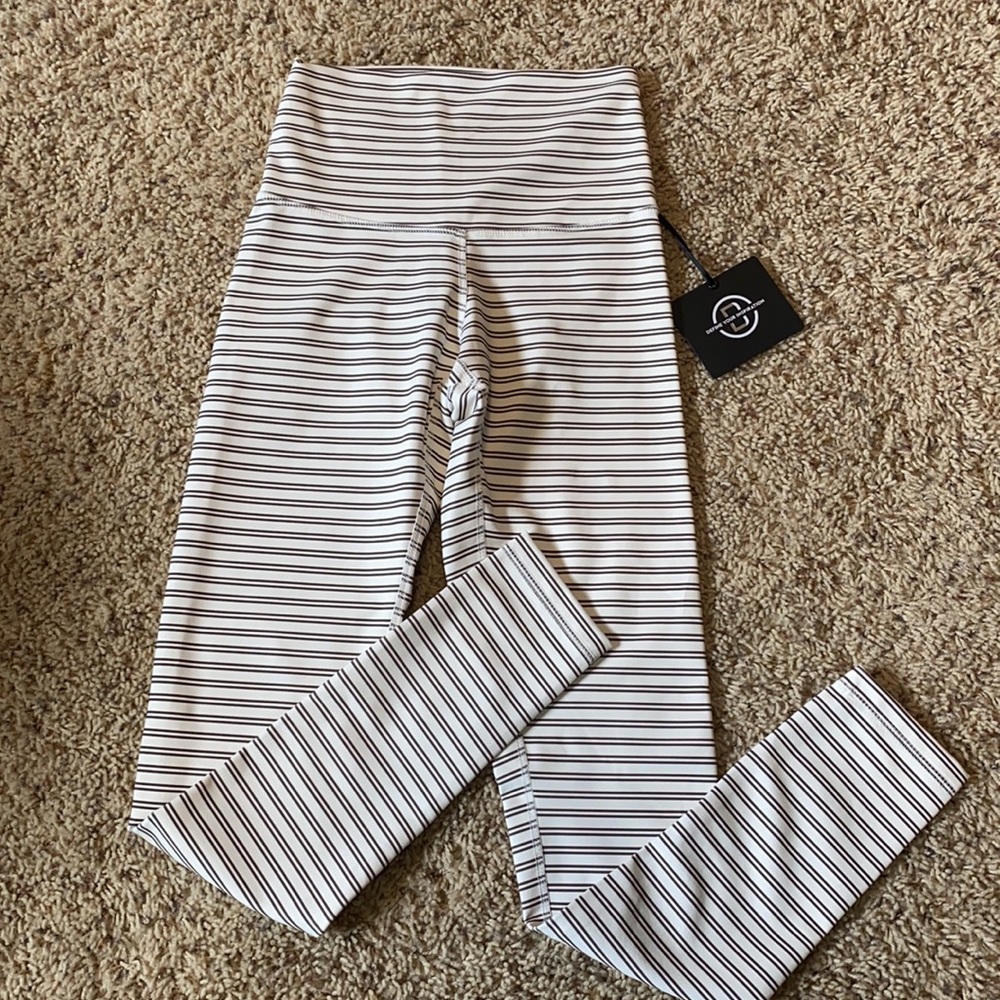 BNWT DYI high-waisted double-striped cocoa & cream leggings size women’s XS